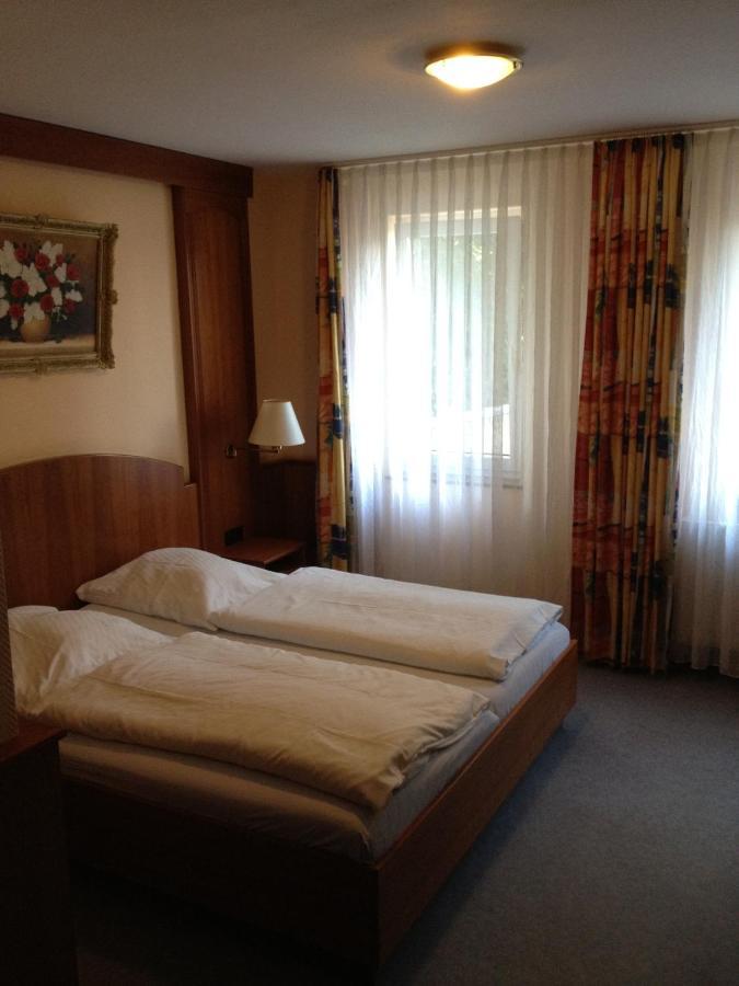 Hotel Restaurant Blumenhof Baesweiler Екстериор снимка